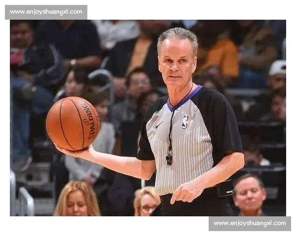 以犯规判定标准为核心解析比赛中裁判决策的原则与争议 以犯规判定标准为核心解析比赛中裁判决策的原则与争议